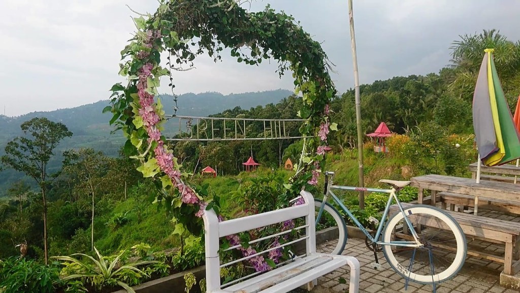 Sirampog Green Hill